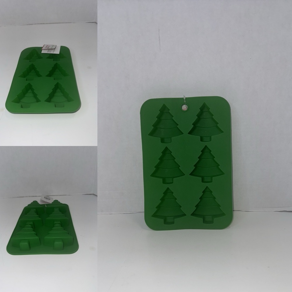 NWT Christmas Tree Mold Silicone New